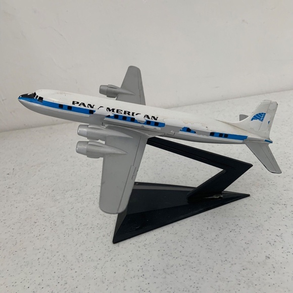 Vintage 1980s Pan American 6110C Airplane Model and Display Stand - Picture 8 of 16